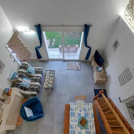 Nyaraló 1 Bedroom Cozy In La-gripperie-saint-sym *