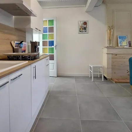 1 Bedroom Cozy In La-gripperie-saint-sym Feriehus *