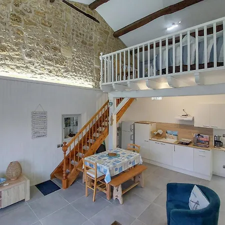 1 Bedroom Cozy In La-gripperie-saint-sym * La-Gripperie-Saint-Symphorien