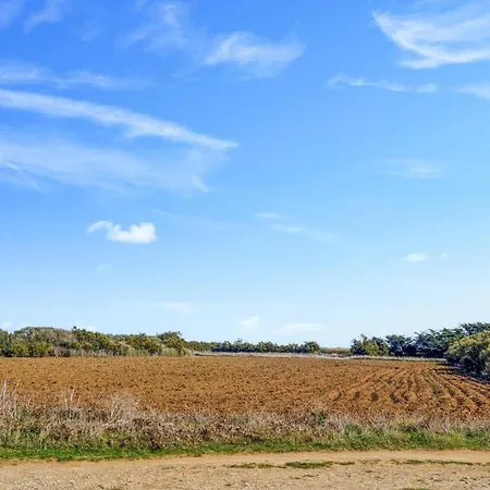 1 Bedroom Cozy In La-gripperie-saint-sym * La-Gripperie-Saint-Symphorien