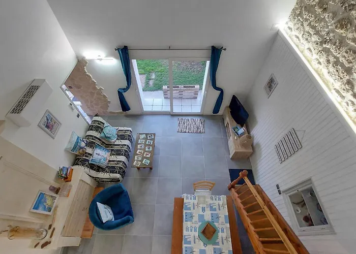 Сasa de vacaciones 1 Bedroom Cozy In La-gripperie-saint-sym *