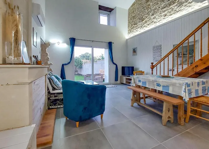 1 Bedroom Cozy In La-gripperie-saint-sym