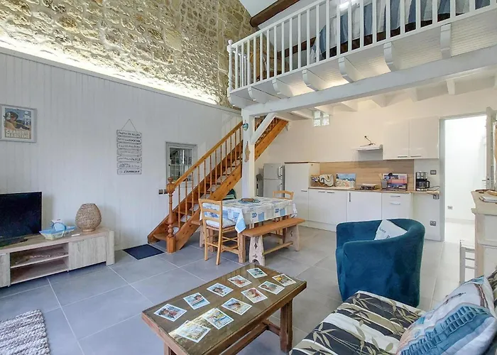 1 Bedroom Cozy In La-gripperie-saint-sym