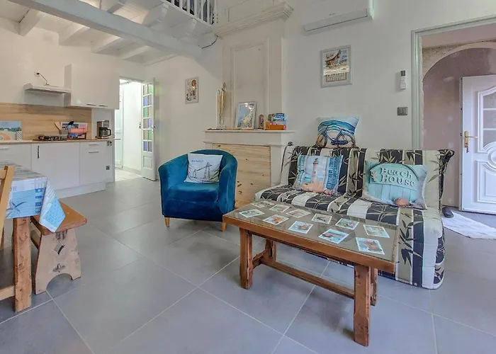 Сasa de vacaciones 1 Bedroom Cozy In La-gripperie-saint-sym *