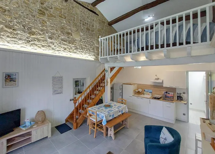 1 Bedroom Cozy In La-gripperie-saint-sym * La-Gripperie-Saint-Symphorien