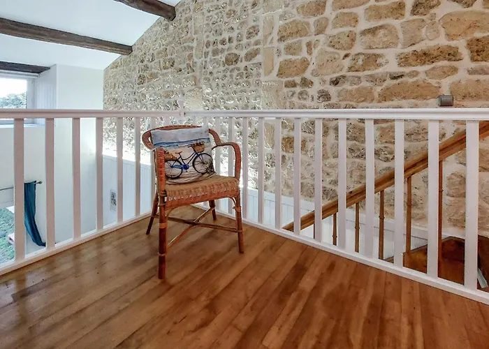 1 Bedroom Cozy In La-gripperie-saint-sym *