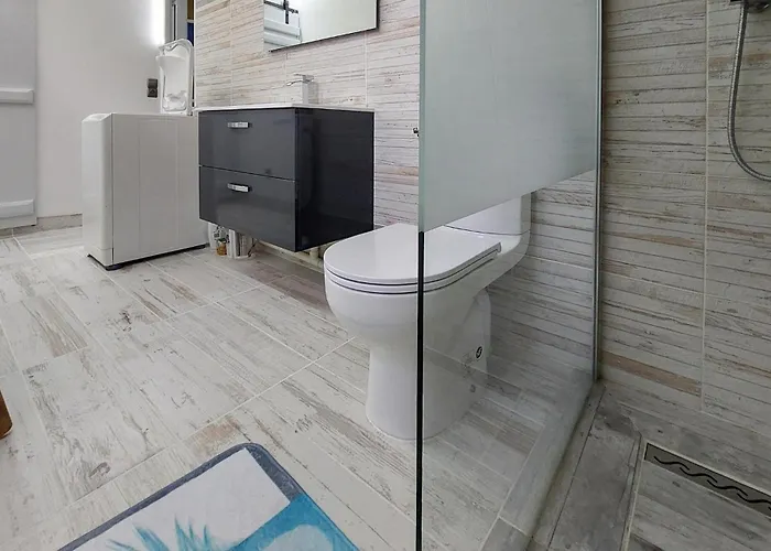 Сasa de vacaciones 1 Bedroom Cozy In La-gripperie-saint-sym