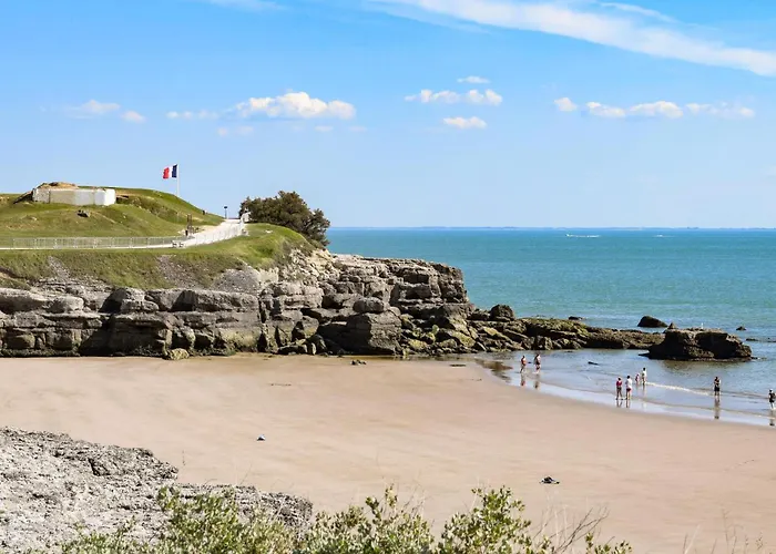 1 Bedroom Cozy In La-gripperie-saint-sym La-Gripperie-Saint-Symphorien